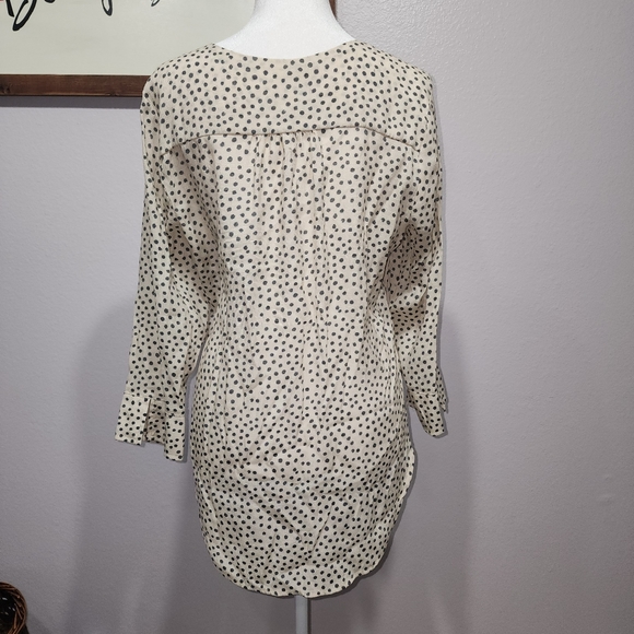 Neutral Pattern Blouse - Picture 3 of 6